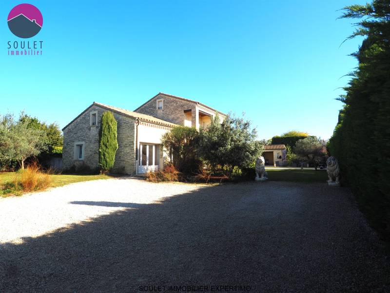 Grande villa 6 chambres piscine Pernes les Fontaines proche centre beau jardin